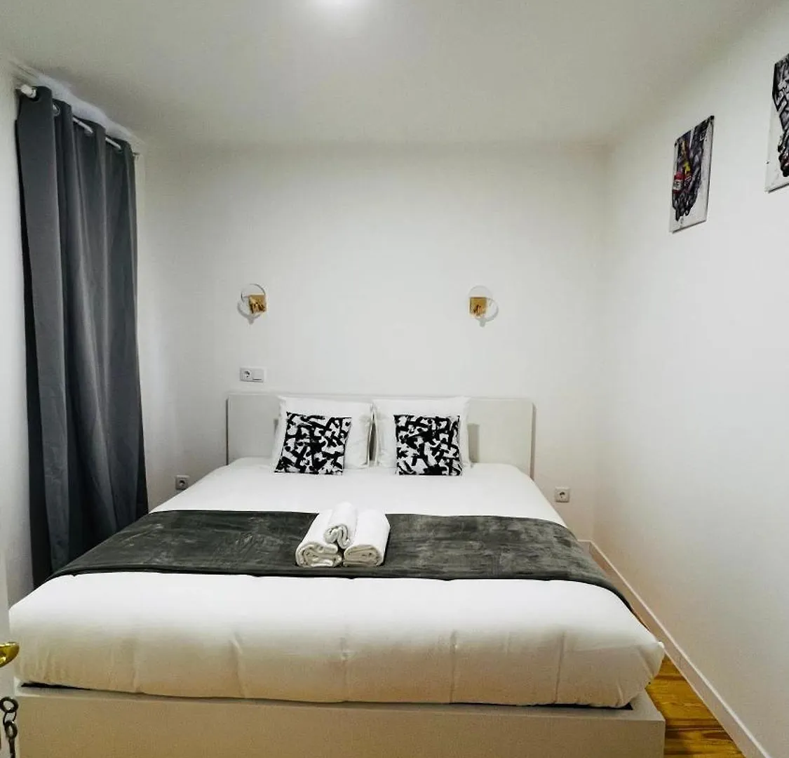 Homestay Suites Luciano Cordeiro Lisbon Portugal