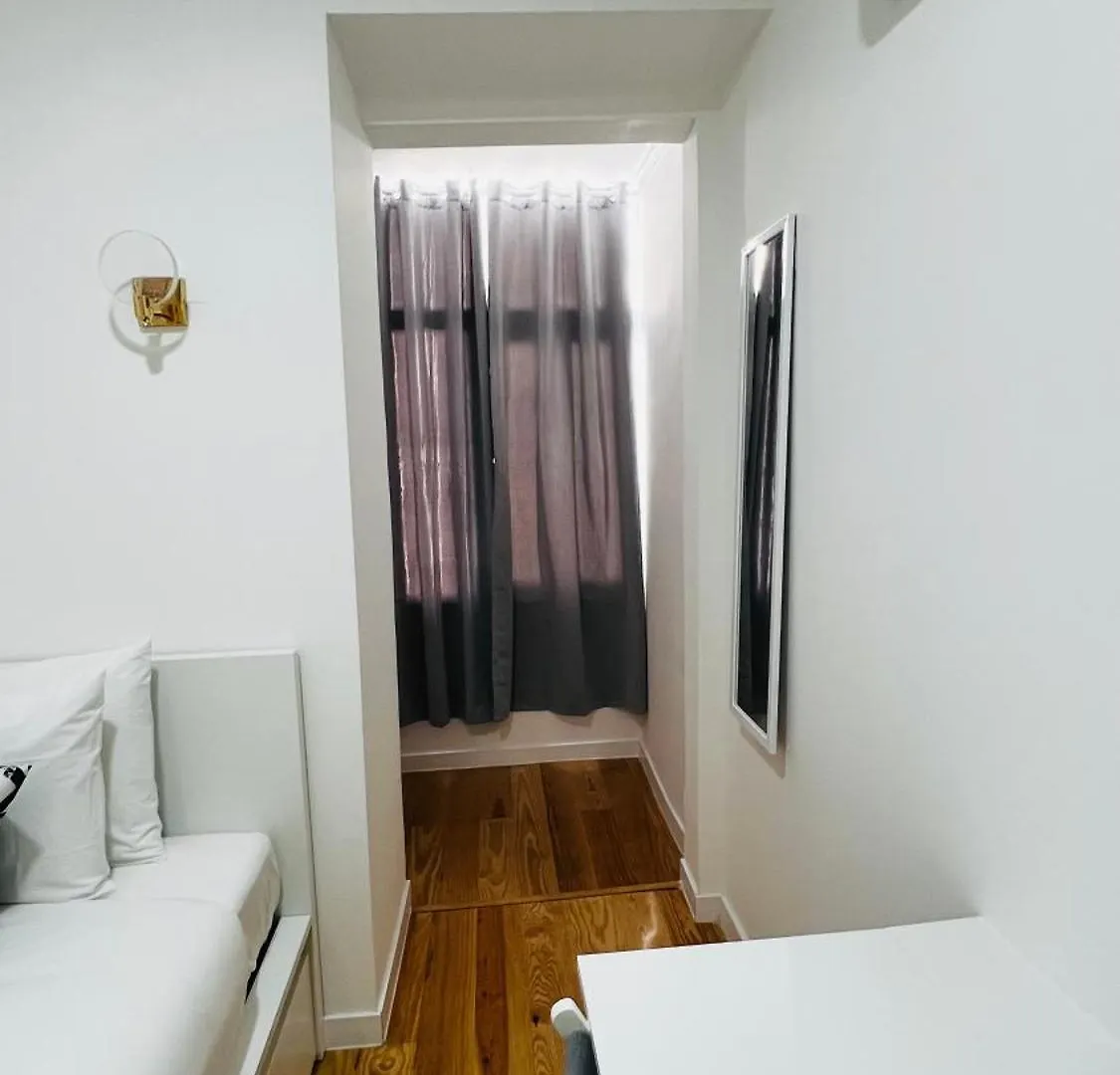 Homestay Suites Luciano Cordeiro Lisbon Portugal
