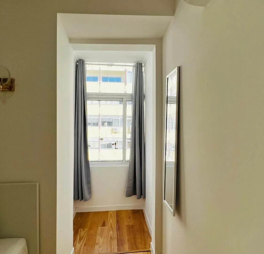 Homestay Suites Luciano Cordeiro Lisbon