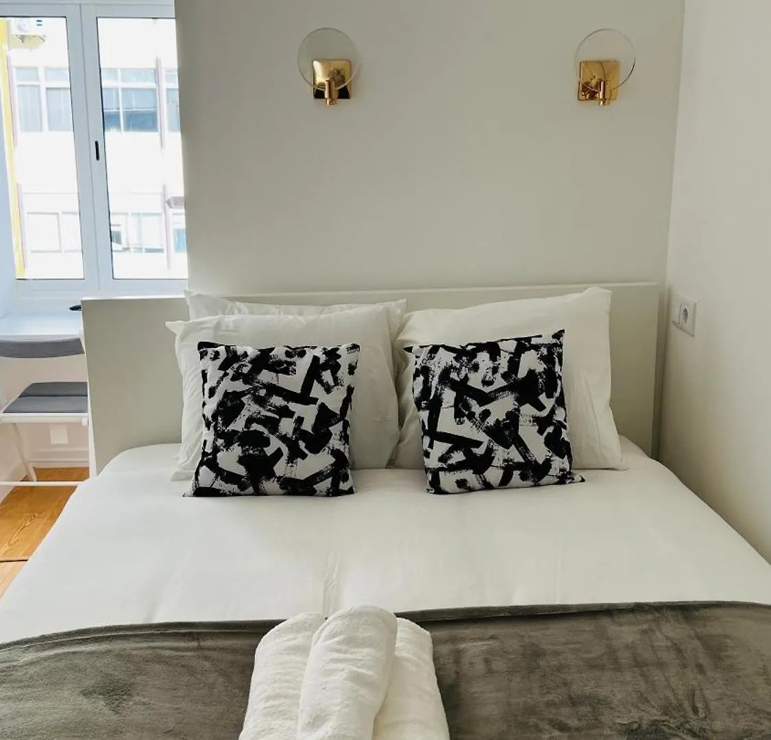 Suites Luciano Cordeiro Lisbon Homestay