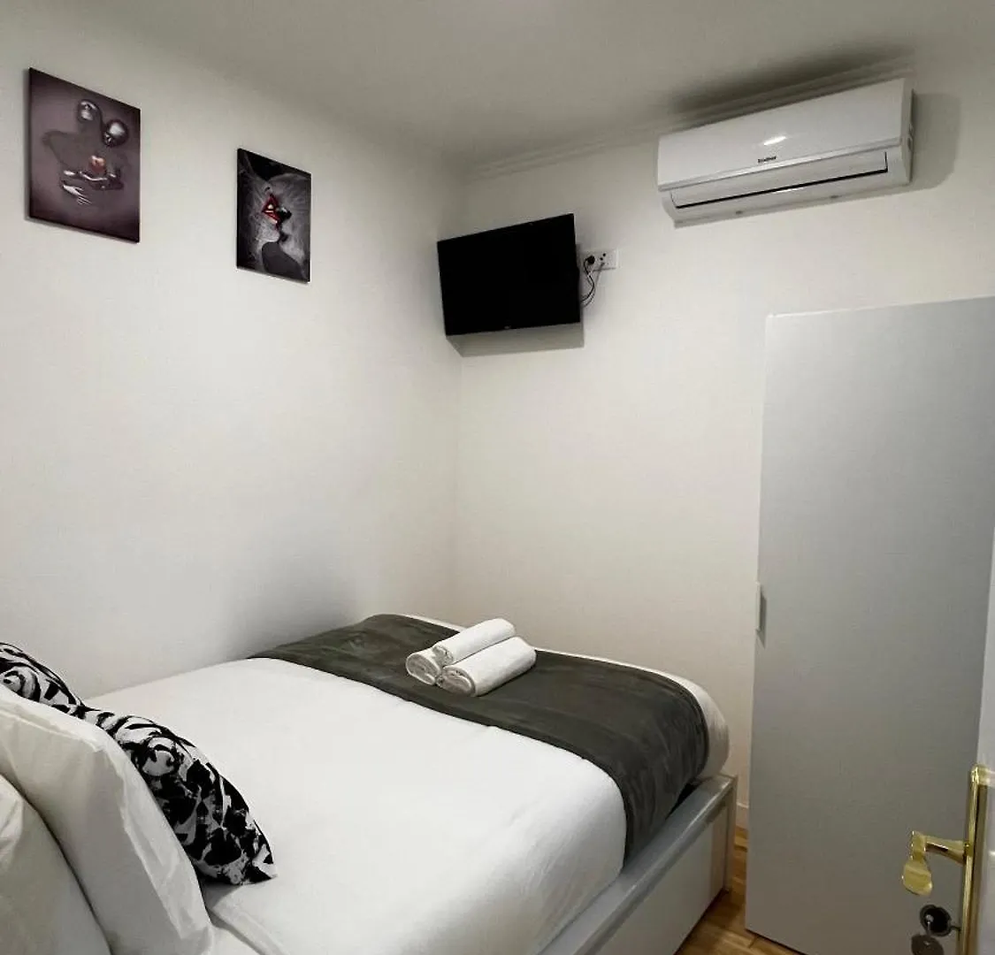 Suites Luciano Cordeiro Lisbon Homestay