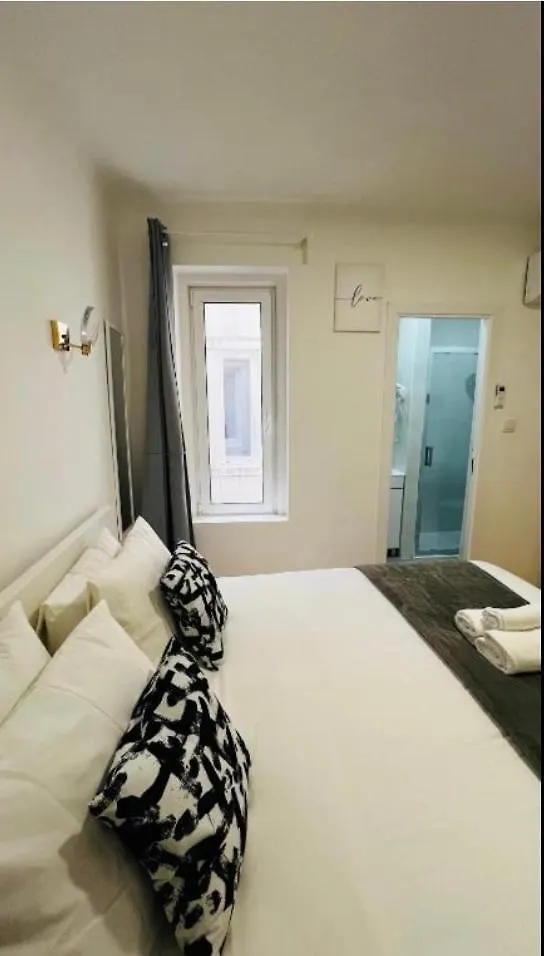 Homestay Suites Luciano Cordeiro Lisbon Portugal